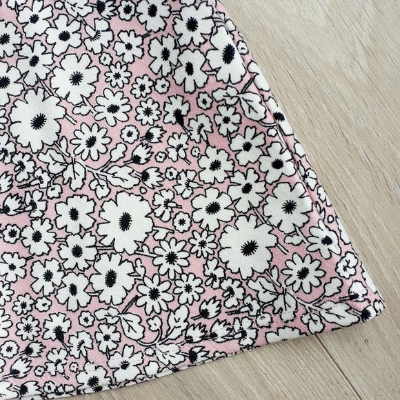 Cute slip on Joe Fresh Skirt - Picture 2 of 6